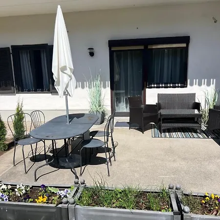 Stylische Gartenwohnung Mit Bergblick Smihel nad Pliberkom Exterior photo