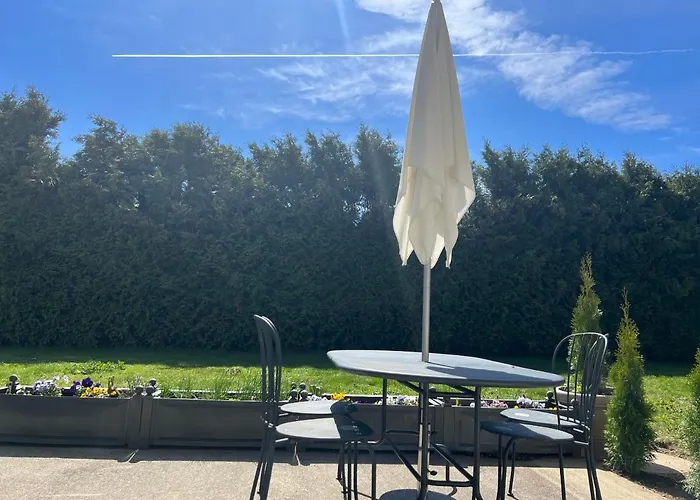 Stylische Gartenwohnung Mit Bergblick