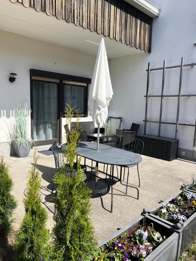 Stylische Gartenwohnung Mit Bergblick